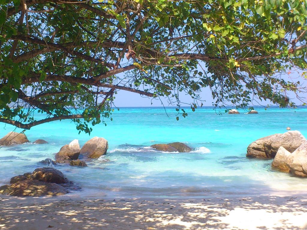 Ten Moons Lipe Resort Rom bilde