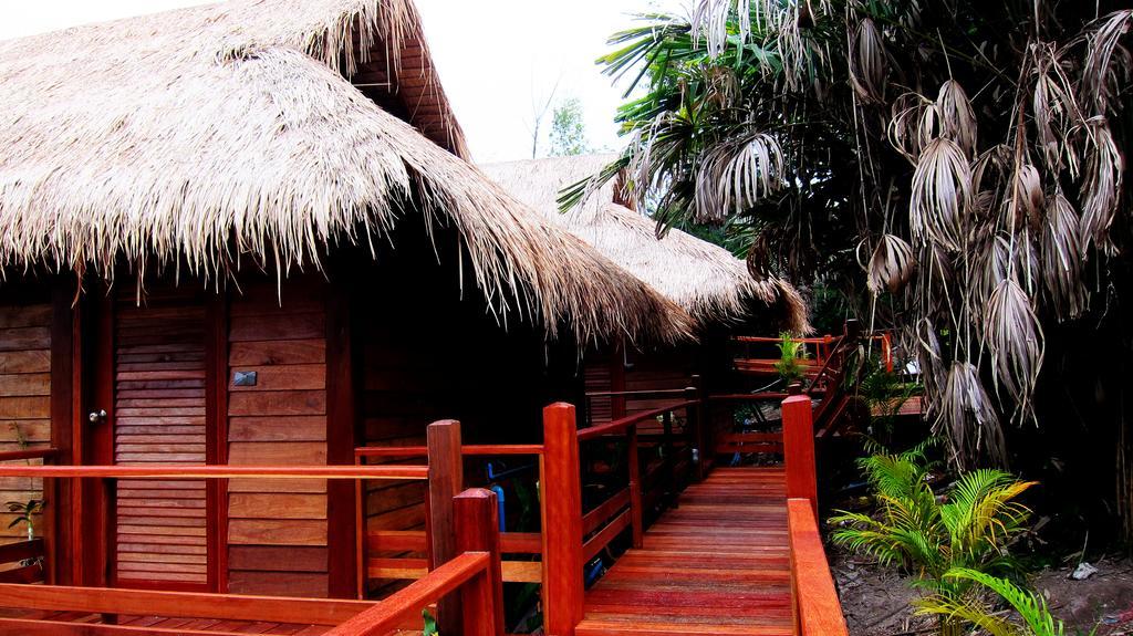 Ten Moons Lipe Resort Rom bilde